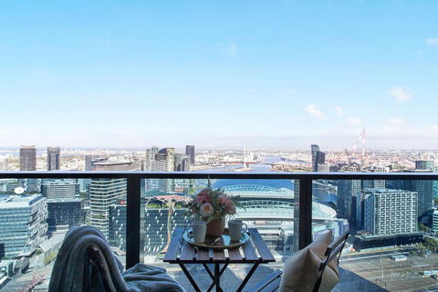 A Modern 2BR Apt With Harbour Views FREE Parking - Tourism Guide 1
