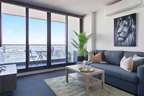 A Modern 2BR Apt With Harbour Views FREE Parking - Tourism Guide 4