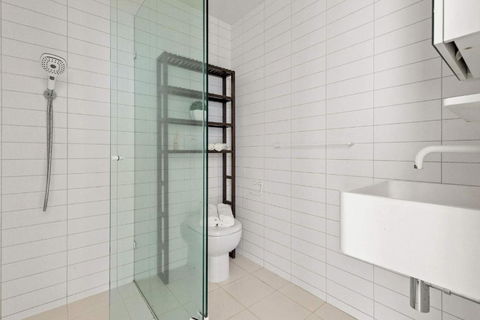 A Modern & Cozy 2BR Apartment With City Views - Tourism Guide 4