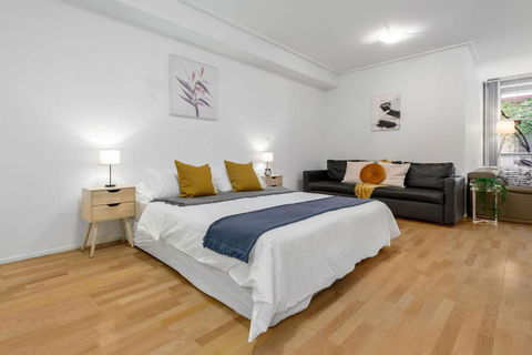 A Plush & Comfy Studio Next To Darling Harbour - Tourism Guide 4
