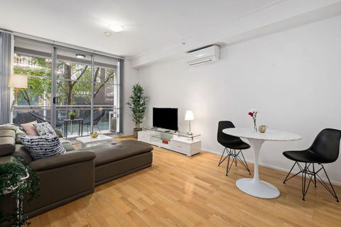 A Plush & Comfy Studio Next To Darling Harbour - Tourism Guide 3