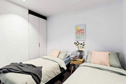 A Stylish 2BR Apt Next To Southern Cross With City Views - Tourism Guide 4