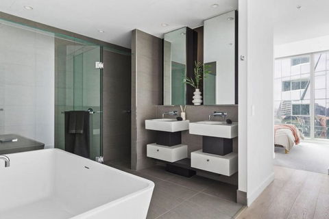 A Stylish 3BR Apt With Harbour Views FREE Parking - Tourism Guide 2