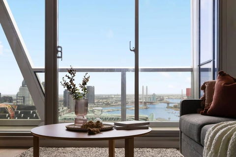 A Stylish 3BR Apt With Harbour Views FREE Parking - Tourism Guide 0