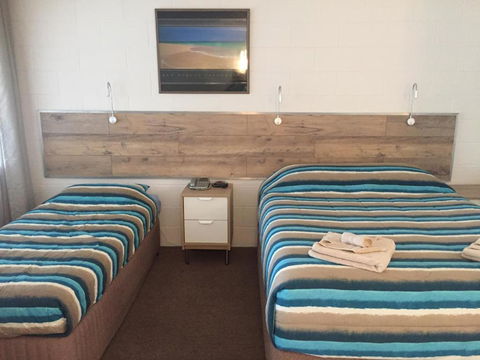A & A Motel - Tourism Guide 2