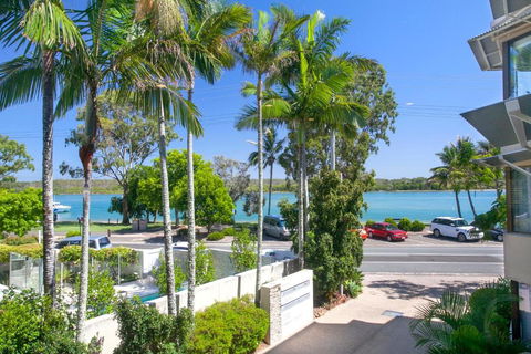 Aarons Luxury Retreat - Tourism Guide 0