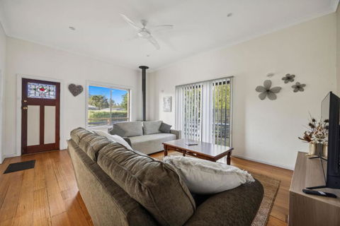 Abbott Abode - Tourism Guide 3