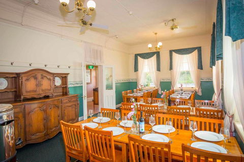 Abernethy House & Cottage - Tourism Guide 1