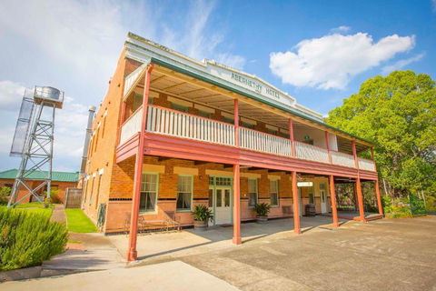 Abernethy House & Cottage - Tourism Guide 2