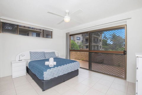 Absolute Beachfront Apartment! - Tourism Guide 4