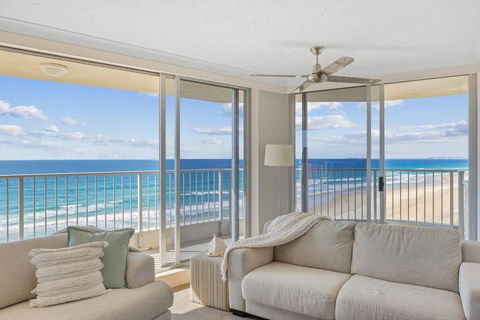Absolute Beachfront Apartment - Tourism Guide 0