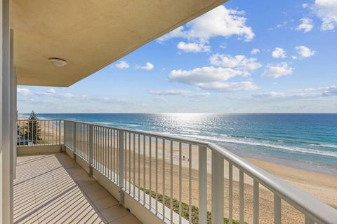 Absolute Beachfront Apartment - Tourism Guide 4