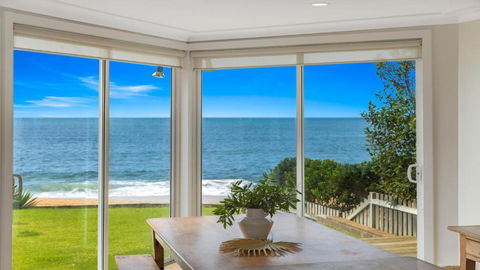 Absolute Beachfront Beauty - Pearl Beach - Tourism Guide 4