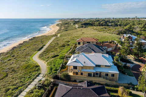 Absolute Oceanfront Escape - Tourism Guide 0