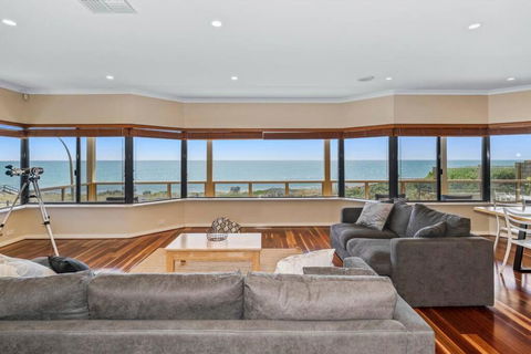 Absolute Oceanfront Escape - Tourism Guide 1