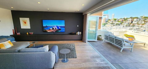 Absolute Waterfront With Oversized Private Terrace - Tourism Guide 4