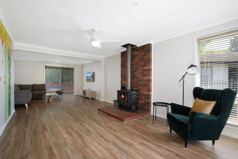 Acaronar- Great Value For Money - Tourism Guide 0