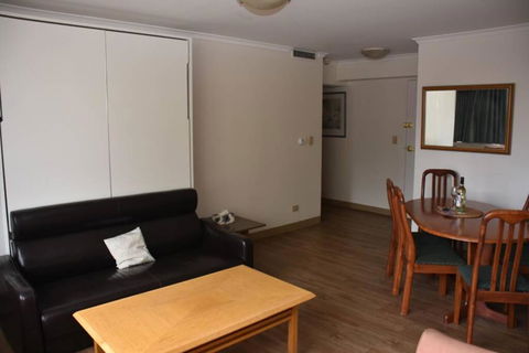 Accommodation Sydney: Hyde Park View 2 Bedroom 1 Bathroom Pet Friendly Apartment - Tourism Guide 2