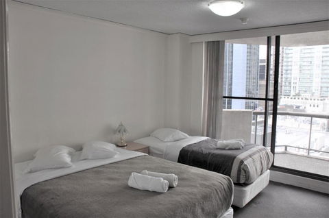 Accommodation Sydney - Kent Street Sydney CBD Top Floor 2 Bedroom Apartment With Balcony - Tourism Guide 1