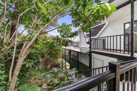Adder View By Discover Stradbroke - Tourism Guide 1