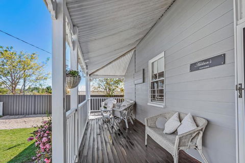 Addisons Stanthorpe With Hot Tub - Tourism Guide 3