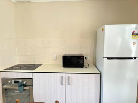 Affordable 3-Bedroom Grannyflat In Coopers Plains - Tourism Guide 3