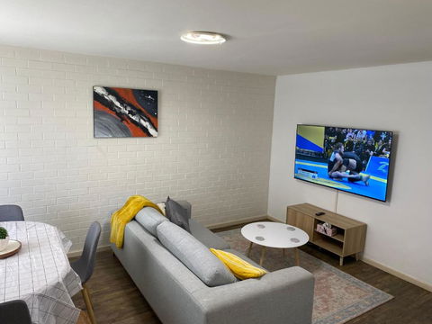 Affordable Inglewood Apartment+Pool - Tourism Guide 0