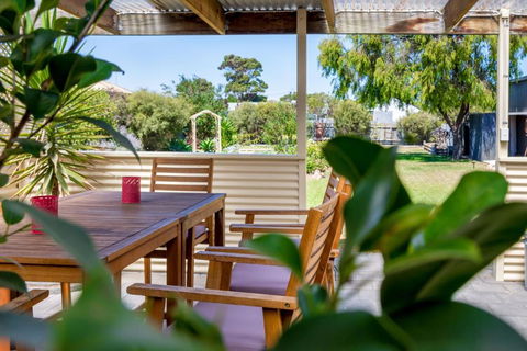 Agnes Cottage Bed & Breakfast - Tourism Guide 4