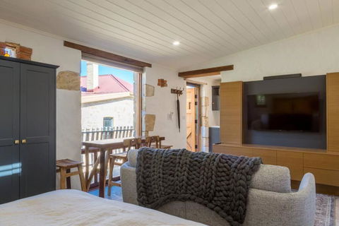 A Romantic Uraidla Studio - Tourism Guide 1