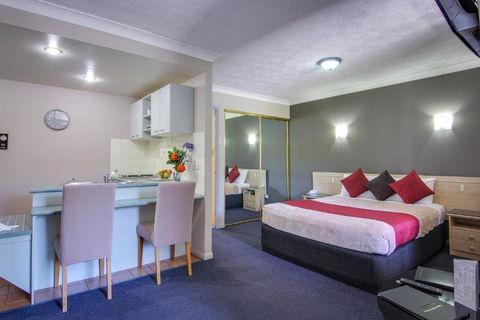 Albion Manor - Cruises Travel 1