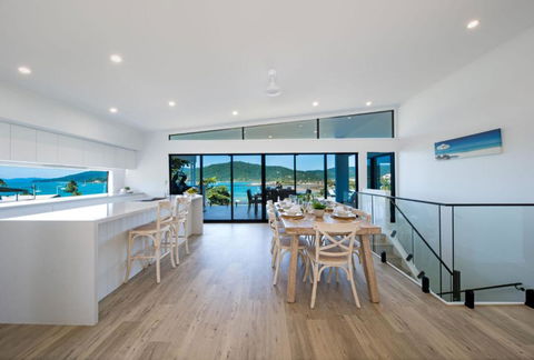 Airlie Bay View - Tourism Guide 3