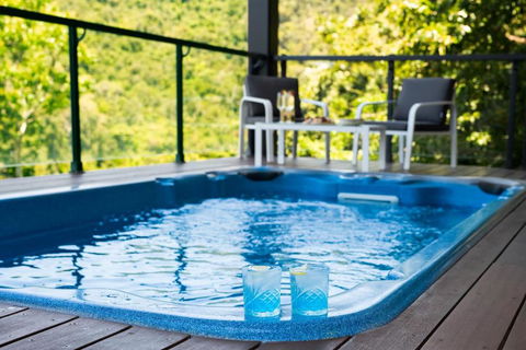 Airlie Nights - Tourism Guide 2
