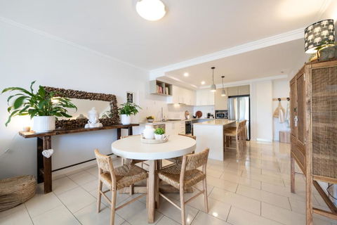 Airlie Sea View - Tropical Vibes Whitsundays - Tourism Guide 3