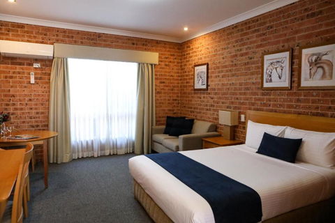 Akuna Motor Inn And Apartments - Tourism Guide 4