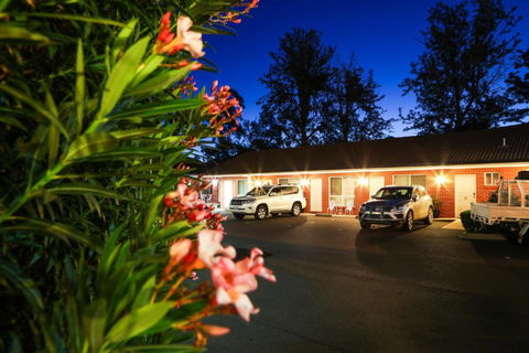 Akuna Motor Inn And Apartments - Tourism Guide 0