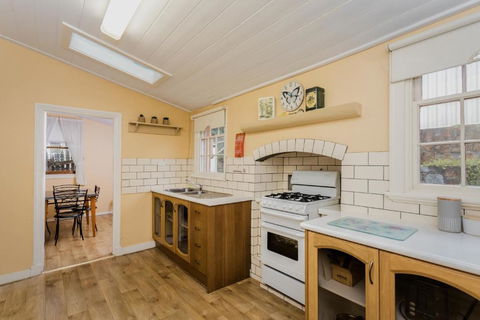 Albany Historic Cottage By The BnB Collection - Tourism Guide 2