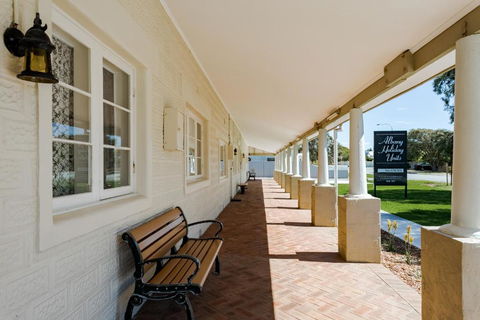 Albany Holiday Units - Tourism Guide 2