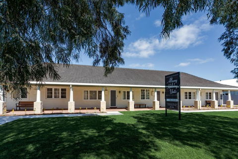 Albany Holiday Units - Tourism Guide 0