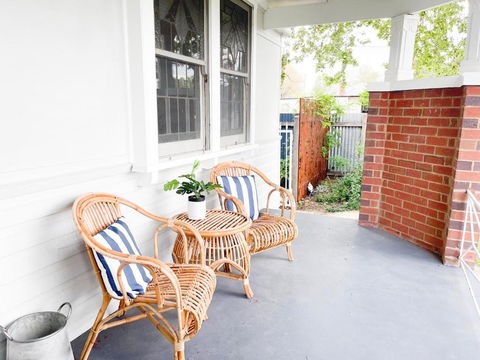 Albury Street Hideaway - Tourism Guide 4