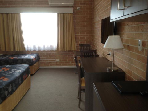 Alexander The Great Motel - Tourism Guide 4