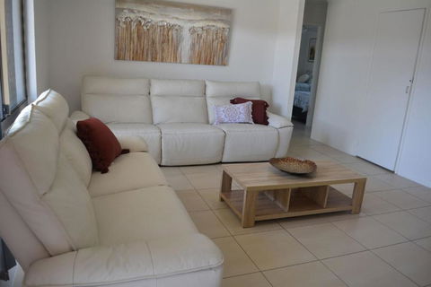Alice Street 1, Unit 1, Currimundi - Tourism Guide 1