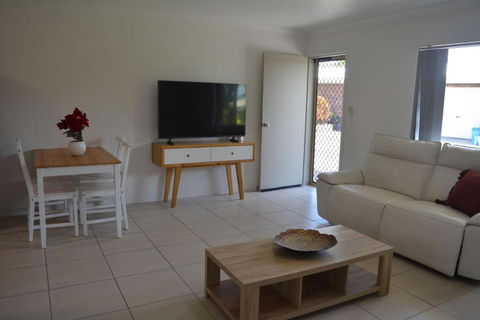 Alice Street 1, Unit 1, Currimundi - Tourism Guide 2