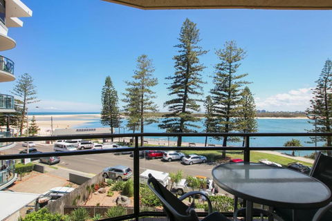 Allamanda, Unit 11, 32 Esplanade, Bulcock Beach - Tourism Guide 0