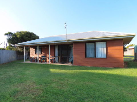 Allestree Holiday Units - Tourism Guide 4