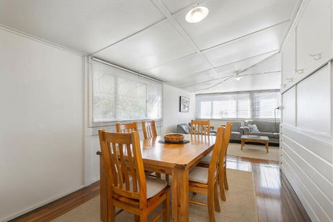 Almare 7 Gowing Street - Tourism Guide 2