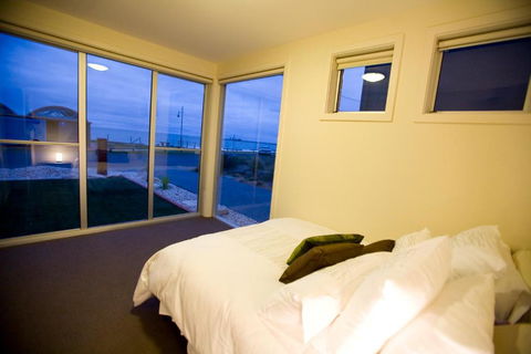 Aloha Beachfront Port Fairy - Tourism Guide 4