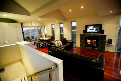 Aloha Beachfront Port Fairy - Tourism Guide 2