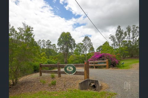 Amamoor Homestead And Country Cottages - Tourism Guide 3