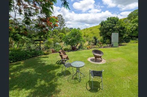 Amamoor Homestead And Country Cottages - Tourism Guide 4