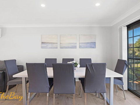 Amaroo Cres No 20 Fingal Bay Holiday Home - Tourism Guide 3
